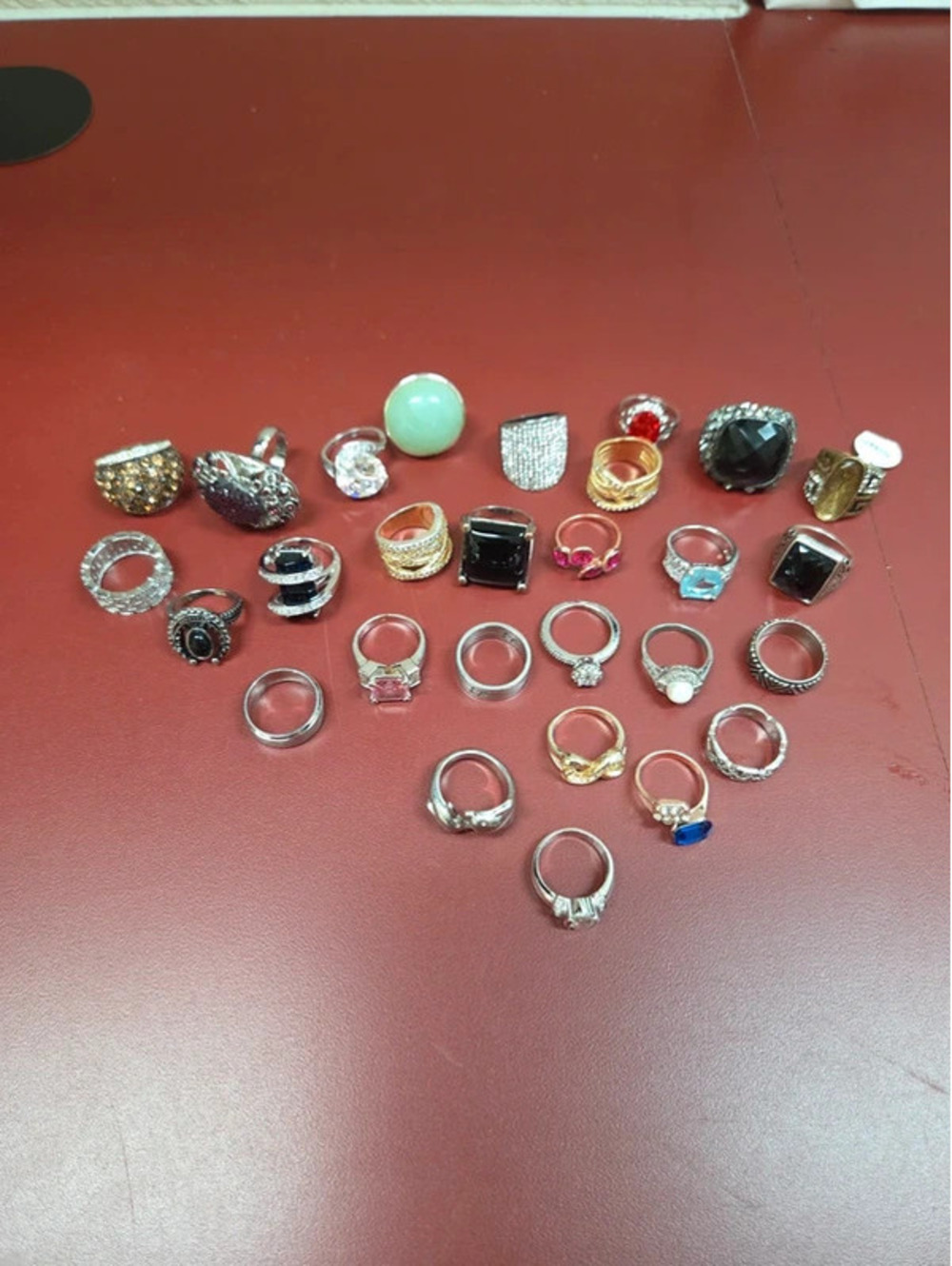 Lot of 28 rings. Size 7